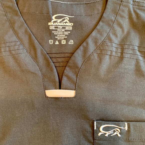 Iguana Med Scrub Top - Picture 4 of 4